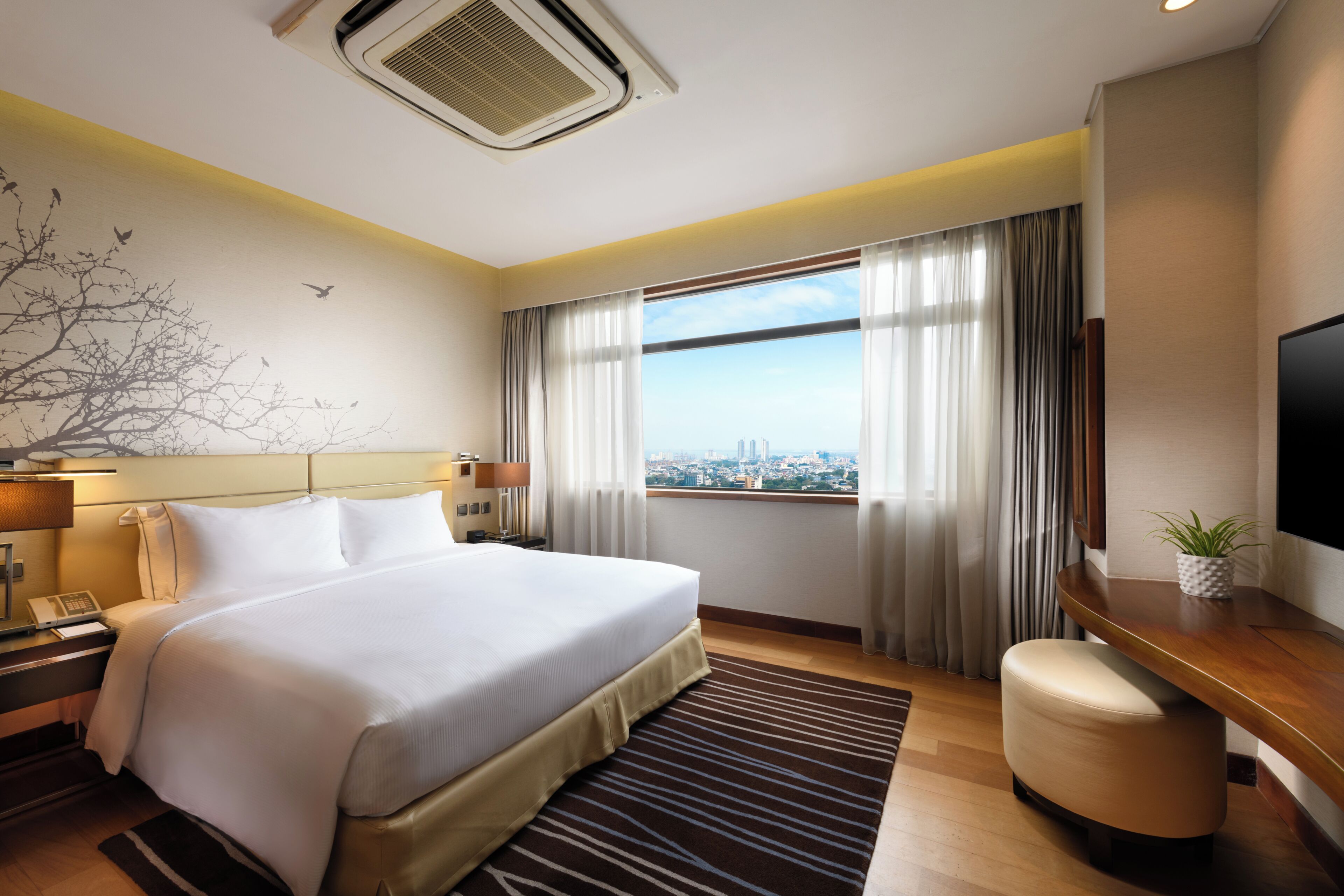 Superior Suite | In-room safe, blackout drapes, soundproofing, iron/ironing board