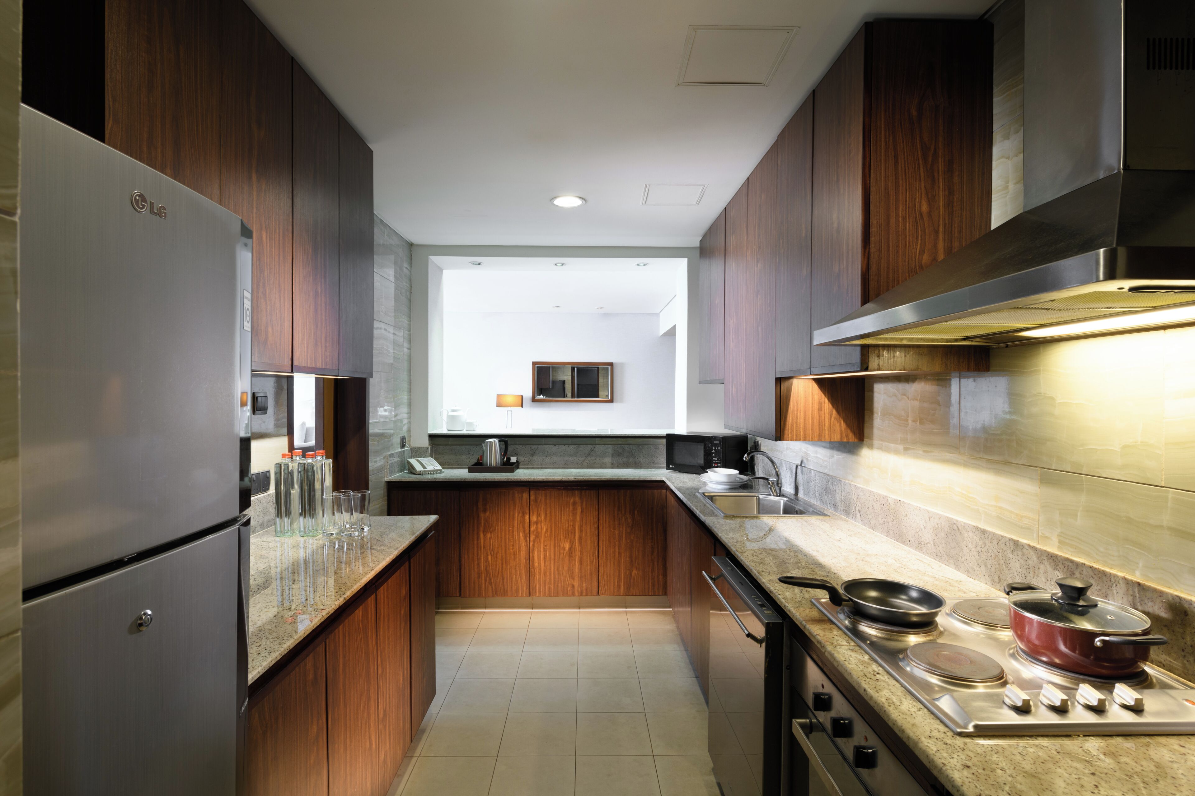 Superior Suite | Private kitchen | Electric kettle, eco-friendly cleaning products