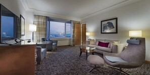 Suite, 1 Bedroom, Club Lounge Access, River View | Minibar, in-room safe, desk, laptop workspace