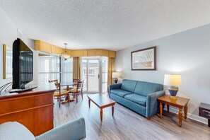 Leilighet, 1 soverom | Oppholdsområde | Flatskjerm-TV og DVD-spiller