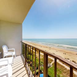 Room (Studio, 1 King Bed, Oceanfront) | Terrace/patio