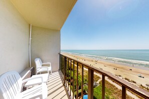 Rom (Studio, 1 King Bed, Oceanfront) | Terrasse/patio