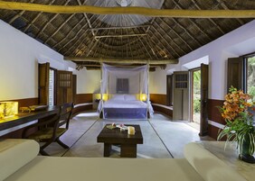 Ropa de cama de alta calidad y minibar 