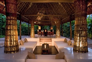 Vartalohoitoja, kasvohoitoja, hieronta- ja hoitohuoneita