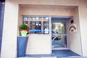 Property entrance - Hotel Münchner Hof (Frankfurt)