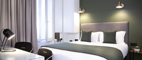 Superior Room | 1 bedroom, in-room safe, desk, soundproofing