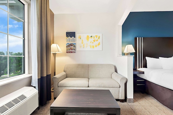 Suite, 1 King-Bett und Schlafsofa, Nichtraucher | Verdunkelungsvorhänge, Bügeleisen/Bügelbrett, kostenlose Babybetten