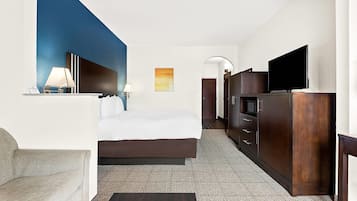 Suite, 1 King Bed, Accessible, Non Smoking | Blackout curtains, iron/ironing board, free cots/infant beds, free WiFi