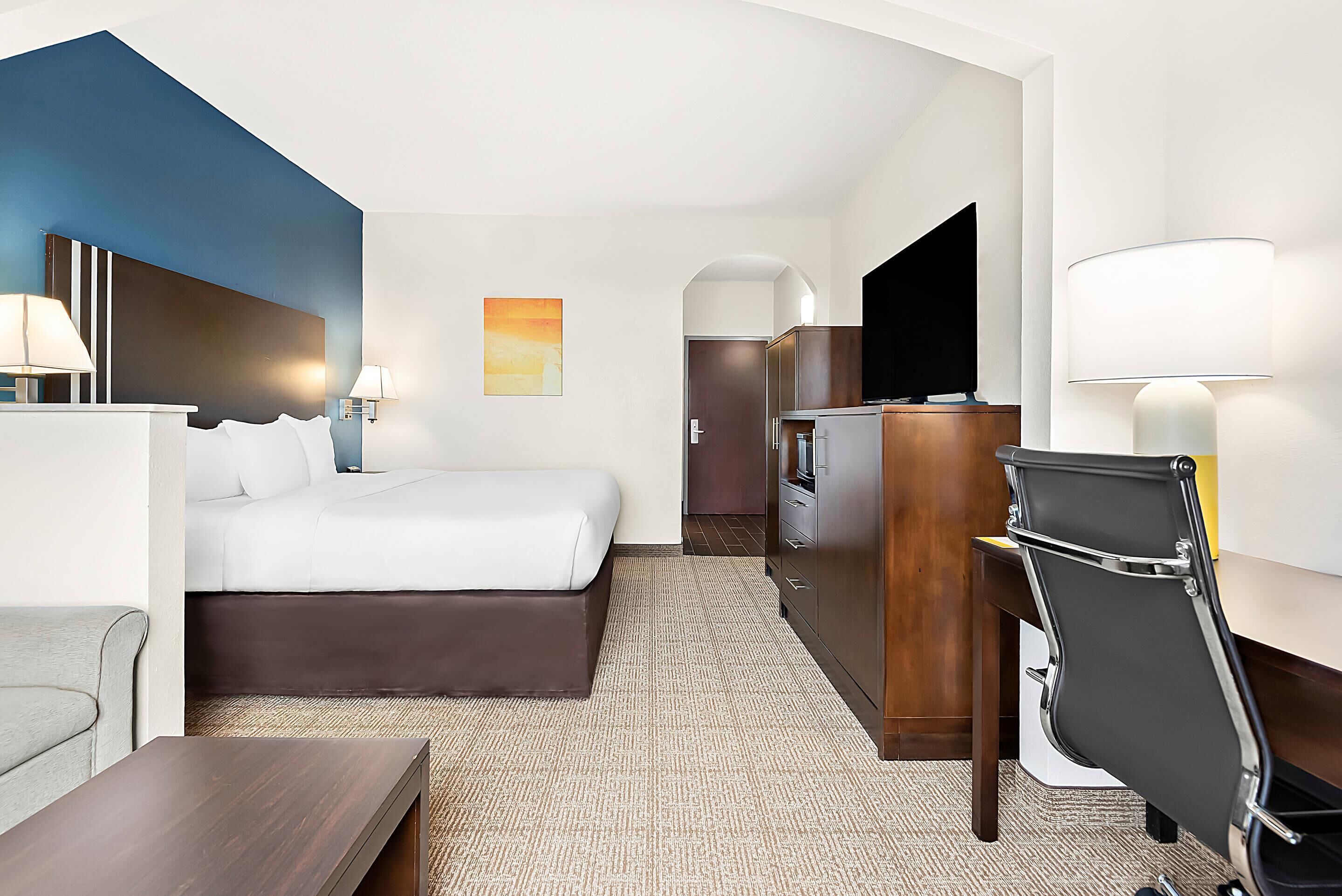 Cortinas blackout, tabla de planchar con plancha y cunas gratuitas 