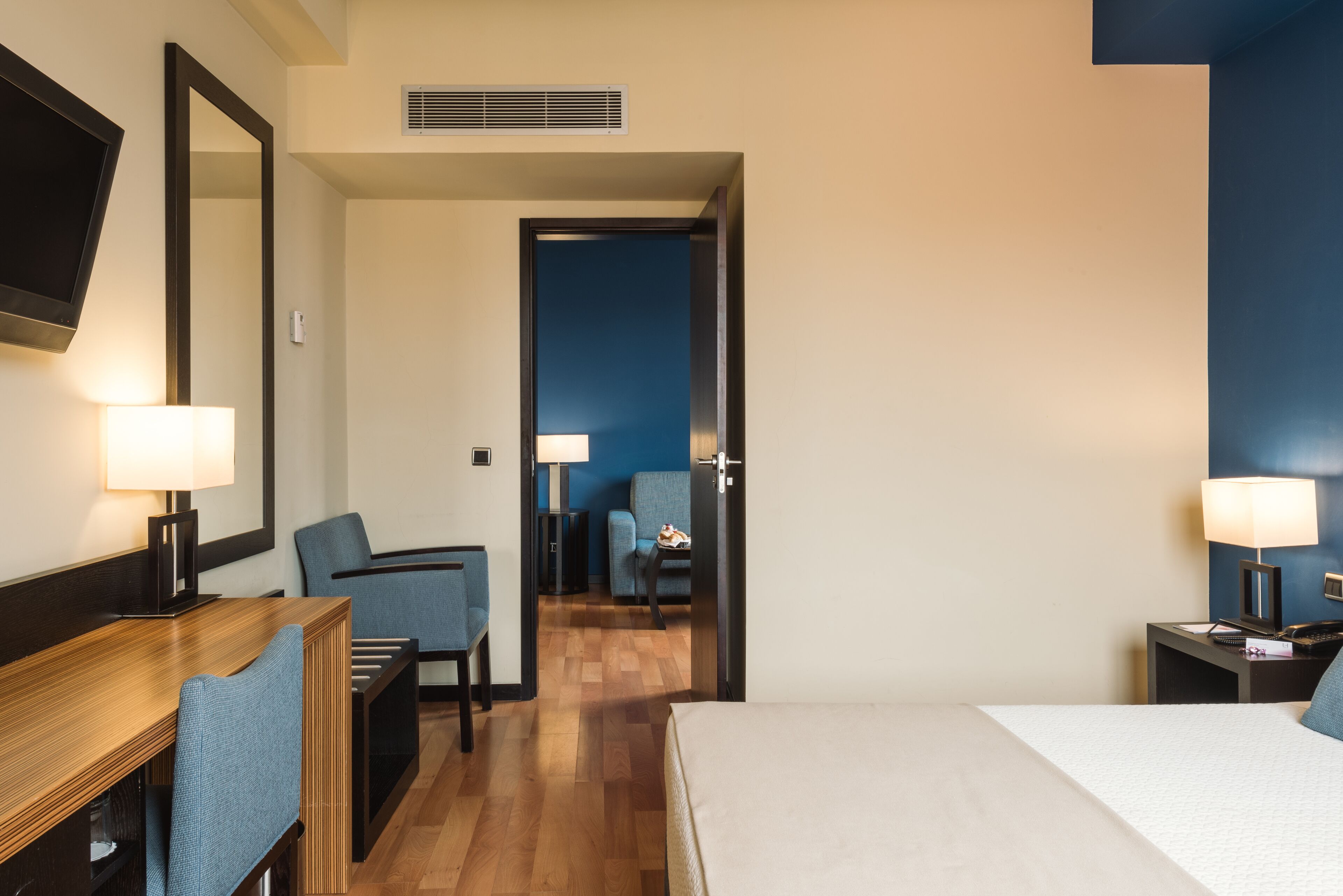 1 bedroom, hypo-allergenic bedding, minibar, in-room safe