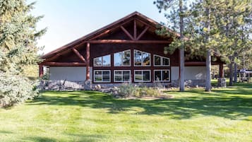 Studio Suite, 1 King Bed, Jacuzzi, Non Smoking | Pool