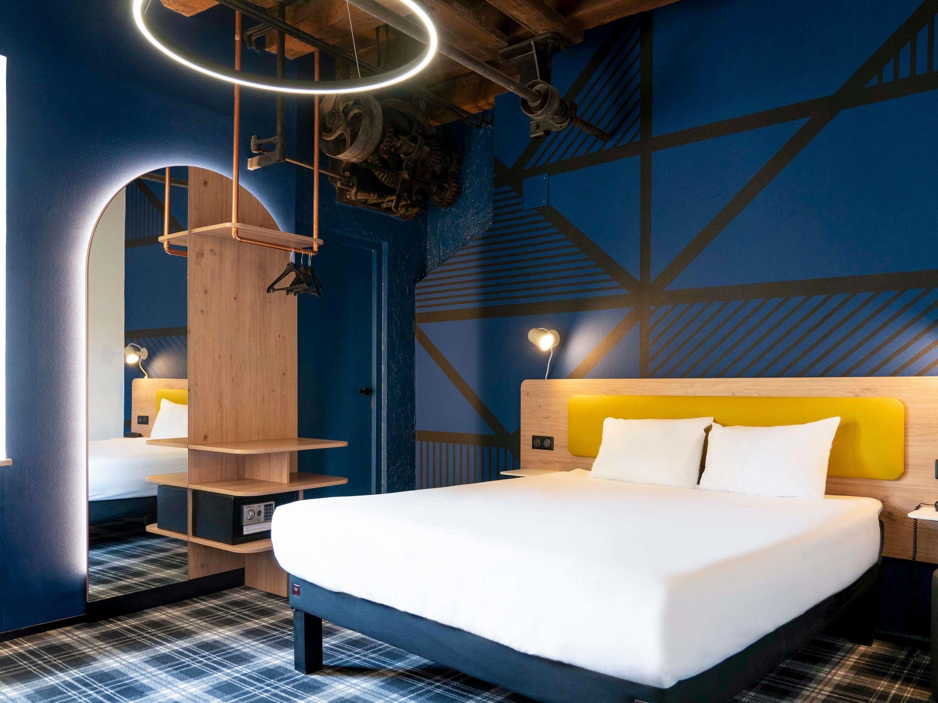 Minibar, in-room safe, desk, soundproofing