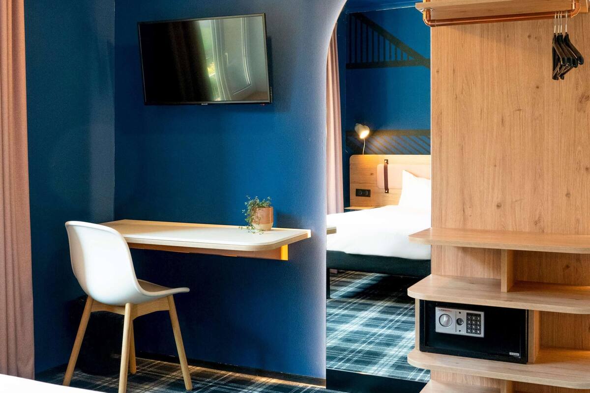 Minibar, in-room safe, desk, soundproofing
