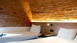 Minibar, in-room safe, desk, soundproofing - ibis Styles Colmar Centre (Colmar)