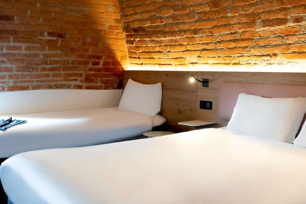 Standard Room (3 people) | Minibar, in-room safe, desk, soundproofing