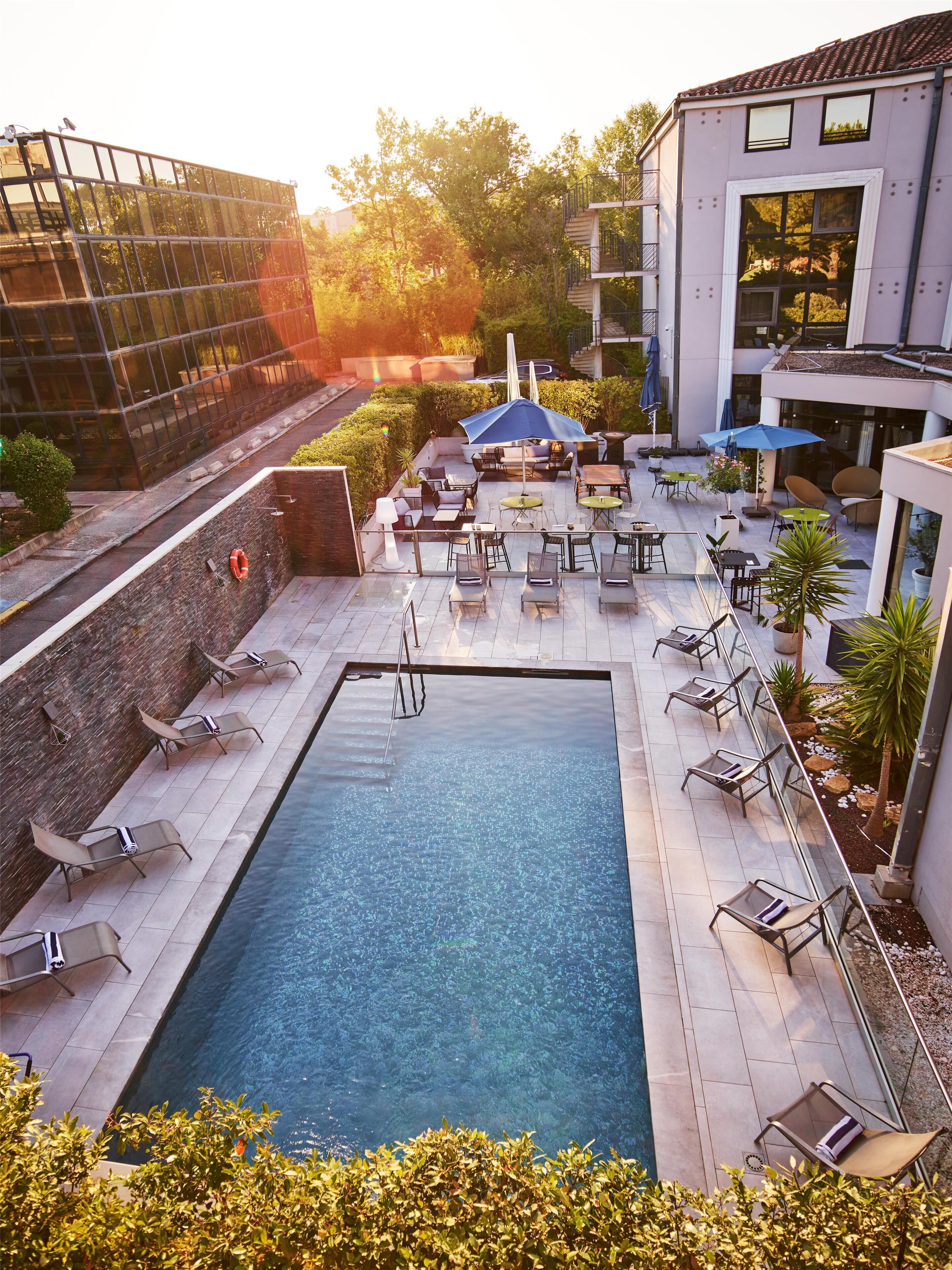 Seasonal outdoor pool