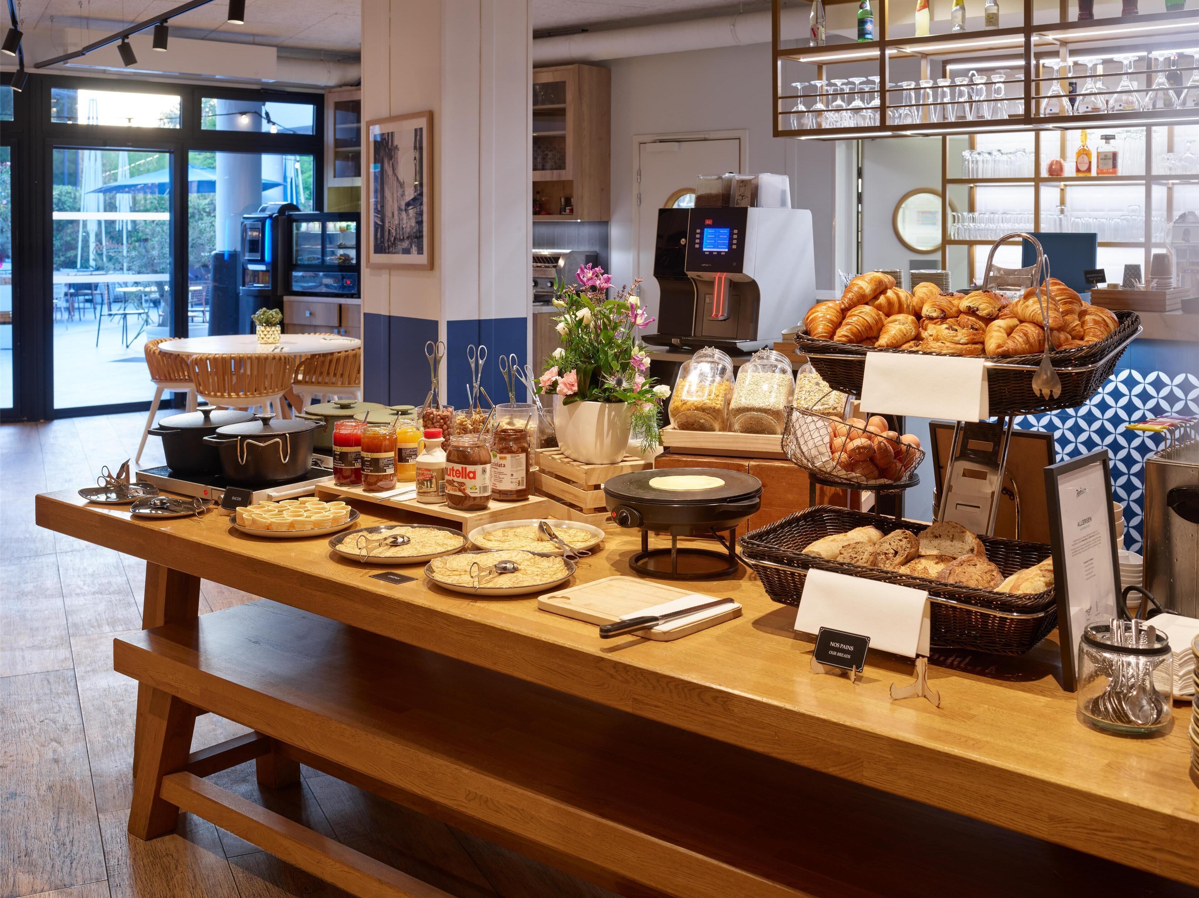 daily buffet breakfast (eur 21 per person)