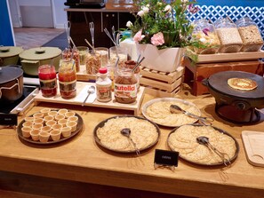 Tägliches Frühstücksbuffet gegen Gebühr