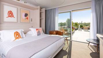 Minibar, coffres-forts dans les chambres, bureau, chambres insonorisées