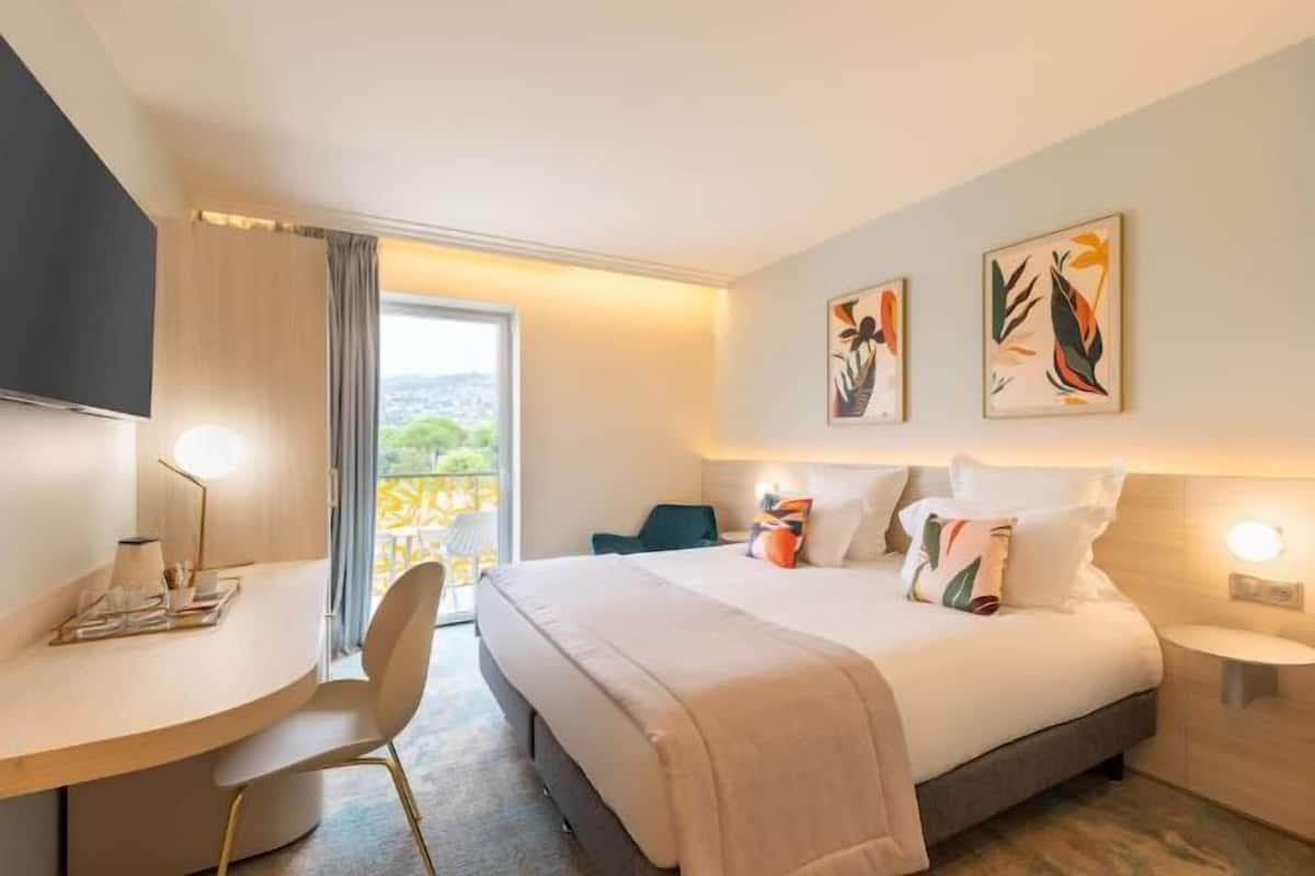 1 habitación, minibar, caja de seguridad en la habitación y escritorio