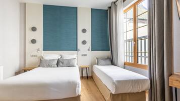 Appartement, uitzicht op zee (for 6) | Een bureau, verduisterende gordijnen, geluiddichte muren