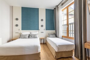 Apartment, Sea View (for 6) | Desk, blackout curtains, soundproofing, iron/ironing board