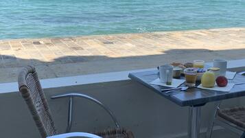 Bar (en la propiedad)