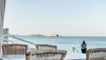 ลานระเบียง/นอกชาน