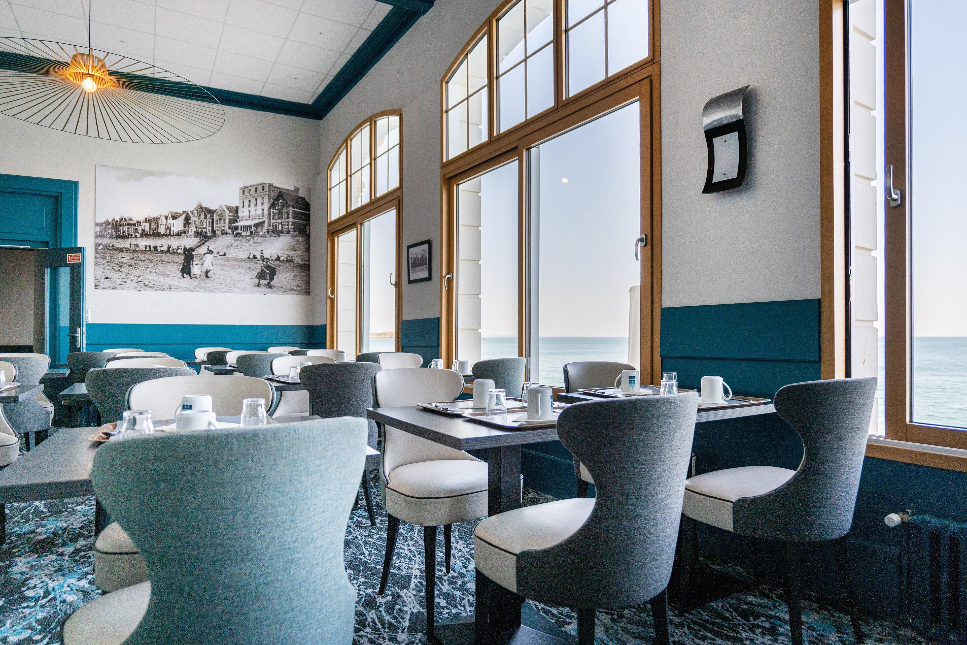 Daily buffet breakfast (EUR 14 per person)