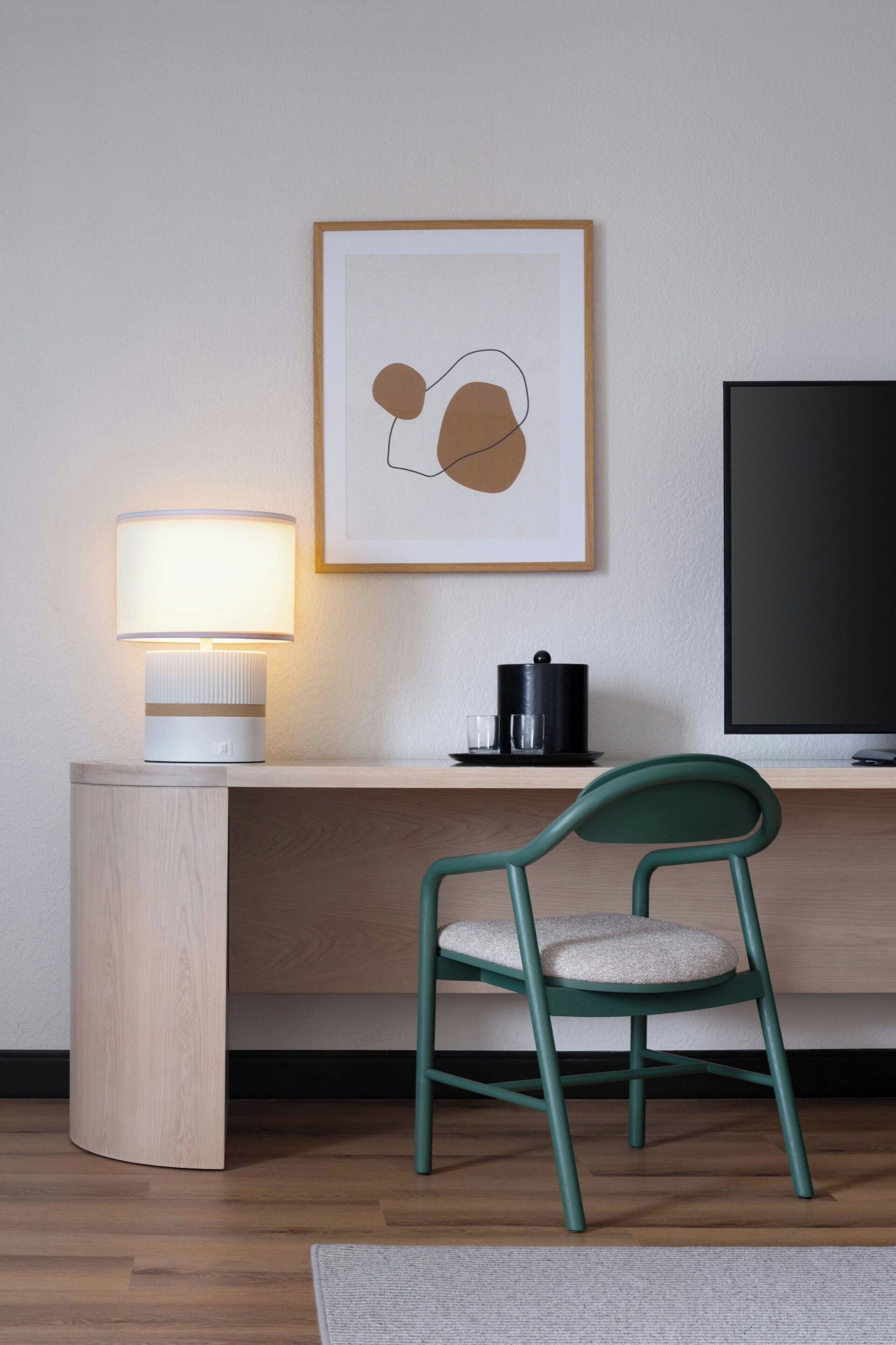 premium bedding, pillow-top beds, in-room safe, desk