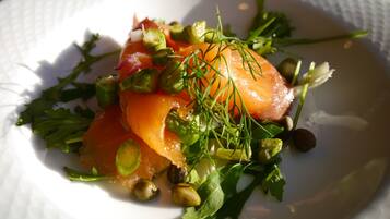 Déjeuner et dßner servis sur place