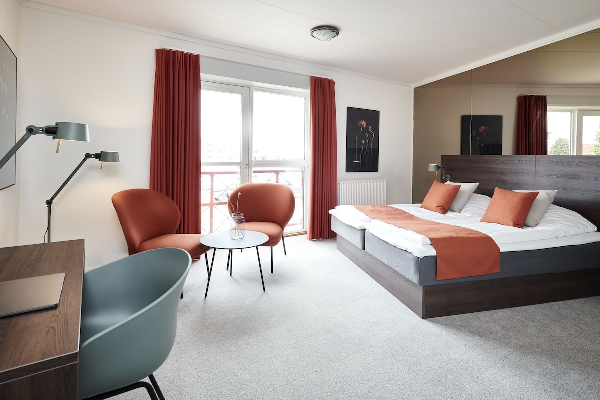 standard room, 1 double bed | desk, free wifi, bed sheets, wheelchair access