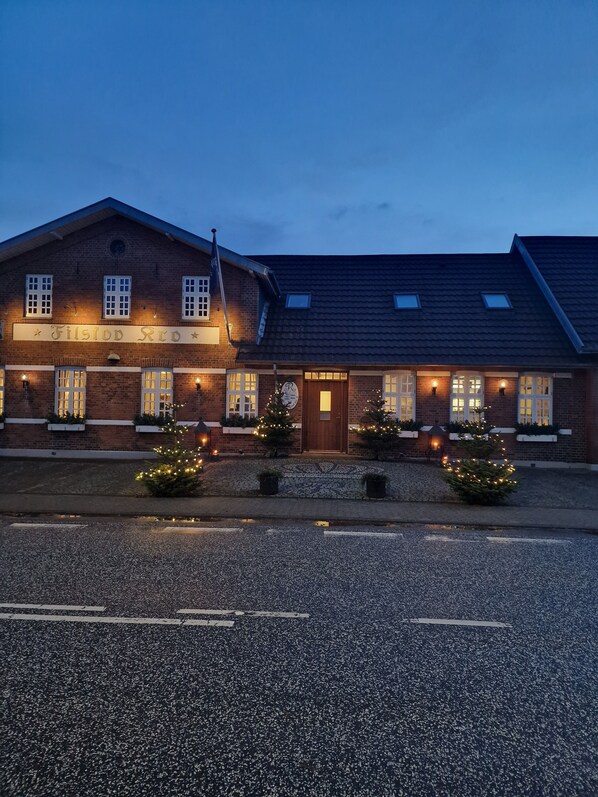 Front of property - evening/night