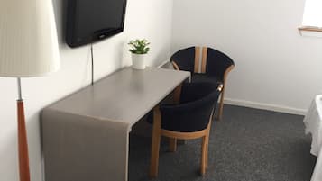 Habitación individual | Muebles diferentes, wifi gratis y ropa de cama