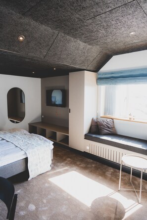 Junior Suite | 1 室のベッドルーム、高級寝具、アイロン / アイロン台、WiFi (無料)