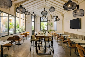 Daily buffet breakfast (EUR 16 per person)