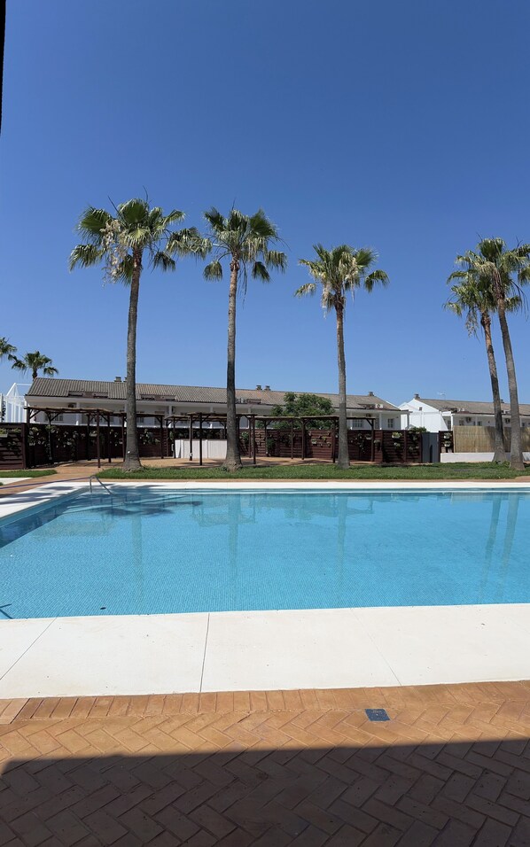 Piscine extérieure (ouverte en saison)