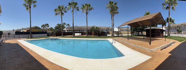 Seasonal outdoor pool