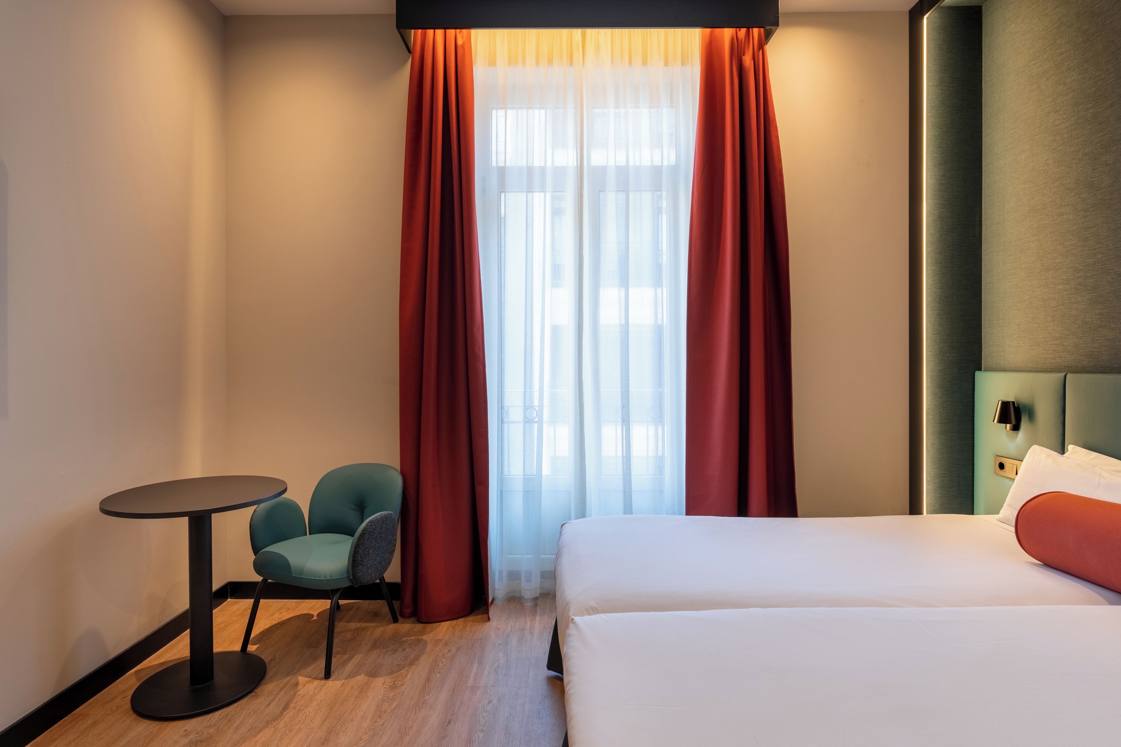 Quadruple Room | Minibar, in-room safe, desk, blackout drapes