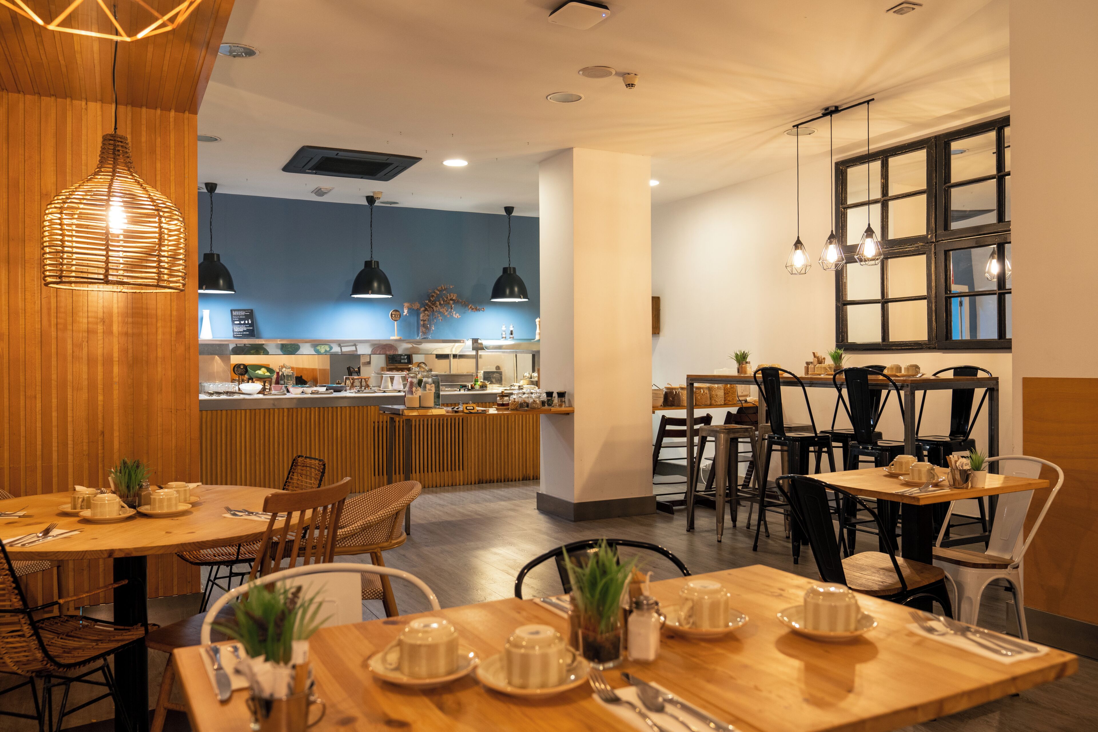Se ofrece un desayuno bufé todos los días (por un coste adicional)