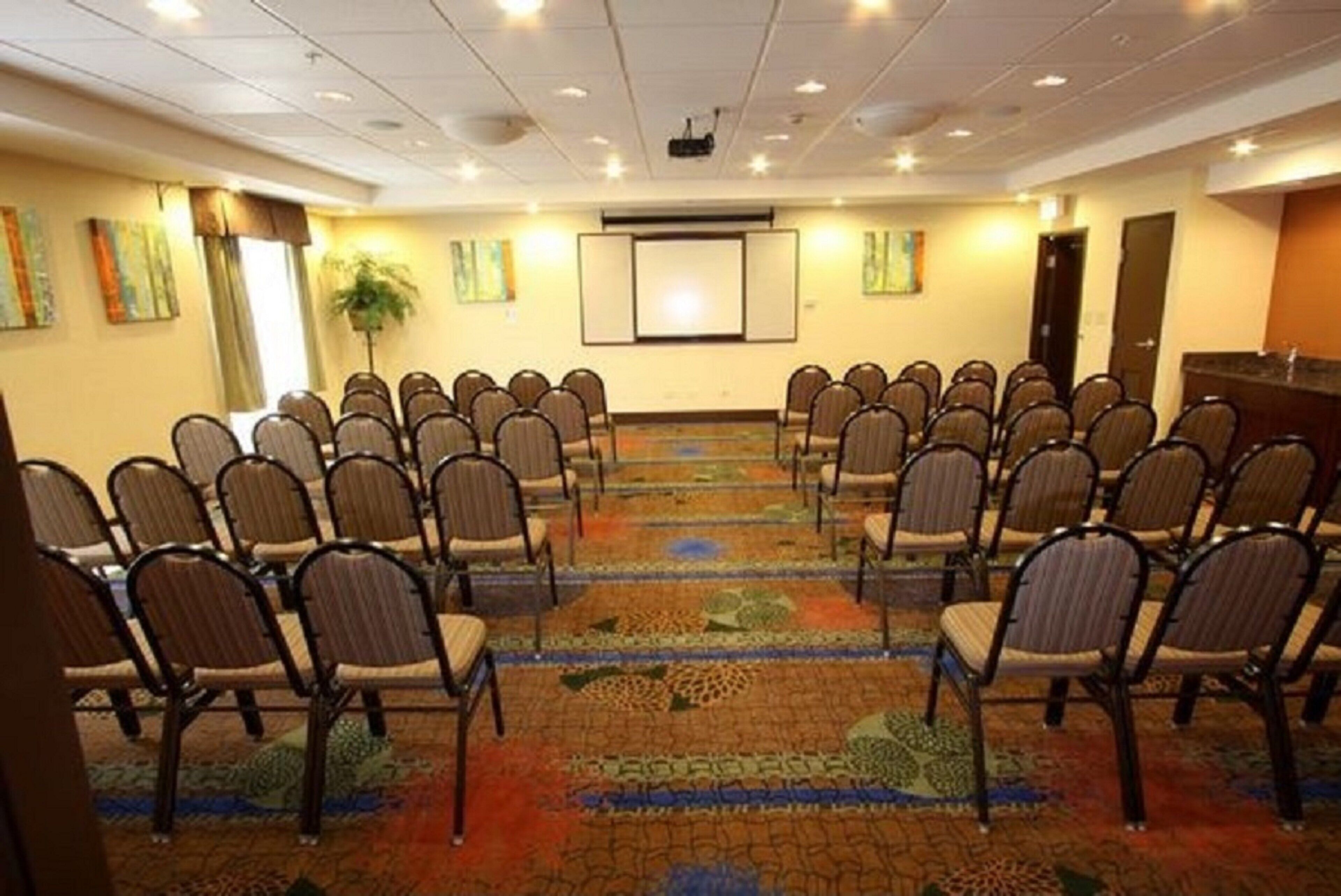 Foto - Holiday Inn Express Hotel & Suites Chicago-Algonquin by IHG
