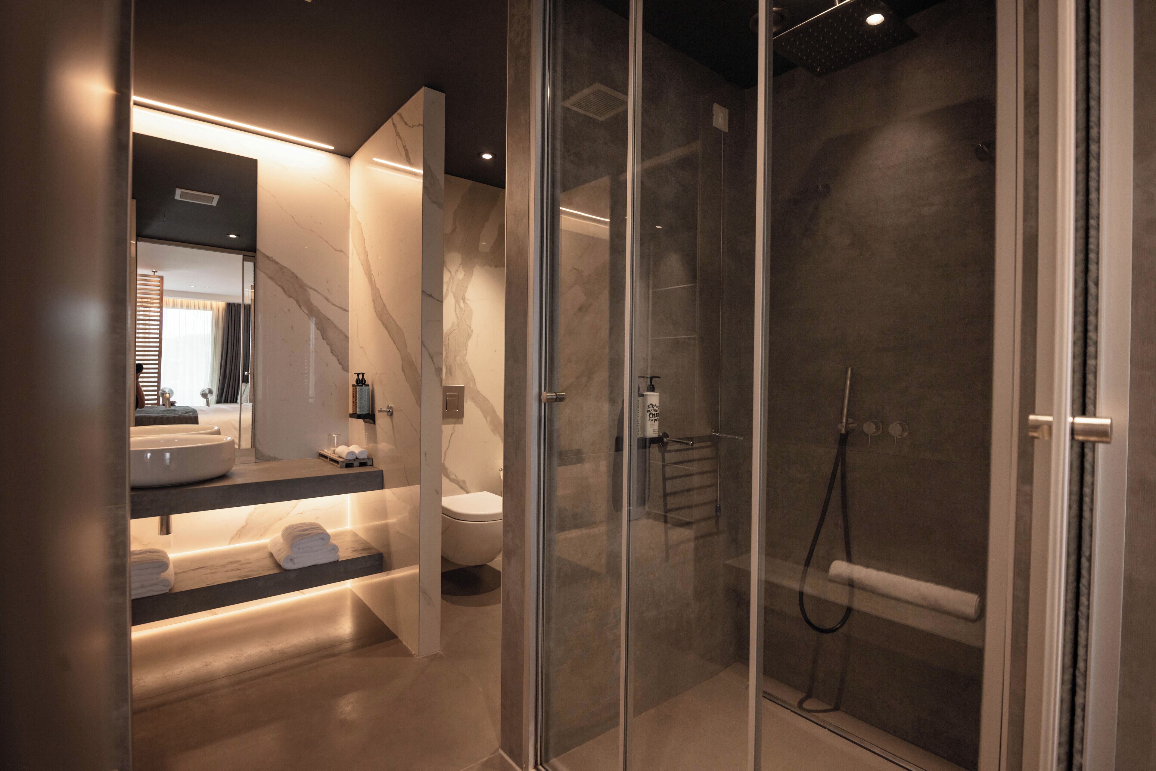 shower, rainfall showerhead, eco-friendly toiletries, hair dryer