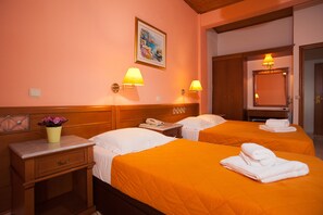 Standard Triple Room | In-room safe, soundproofing, free cribs/infant beds, free WiFi