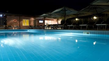Indoor pool, outdoor pool