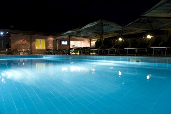 Indoor pool, outdoor pool