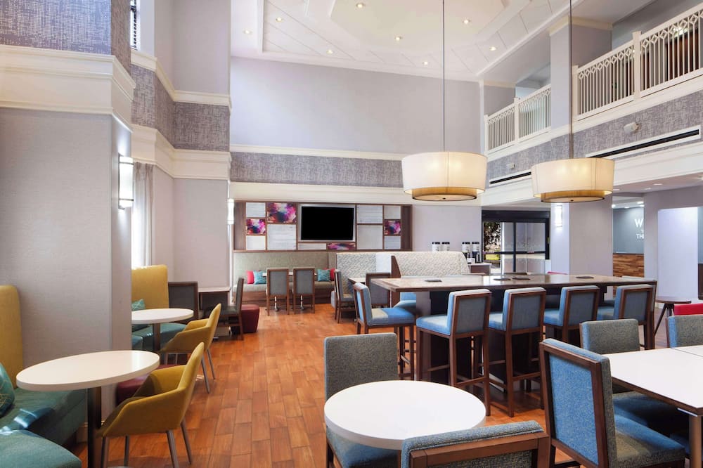 Hampton Inn & Suites Atlanta Airport North I-85