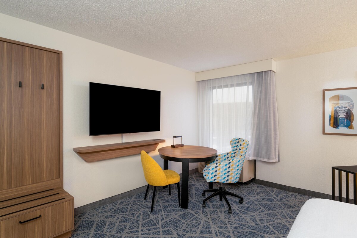 Kamar, 1 Tempat Tidur King, akses difabel, bathtub (Mobility & Hearing) | Tempat tidur bayi gratis dan gratis tempat tidur lipat/ekstra