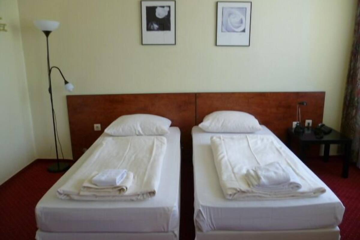 Standard Twin Room, 1 Bedroom | WiFi (free)