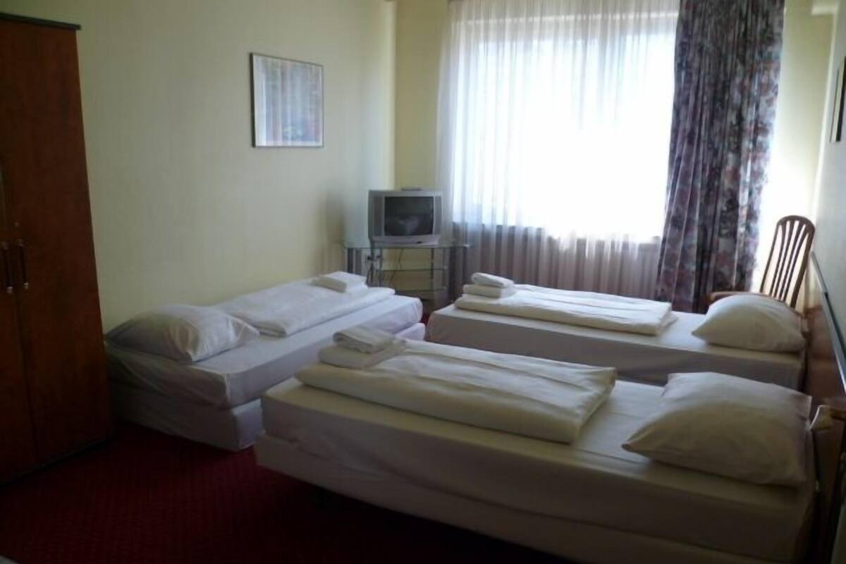 Standard Triple Room, 1 Bedroom | WiFi (free)