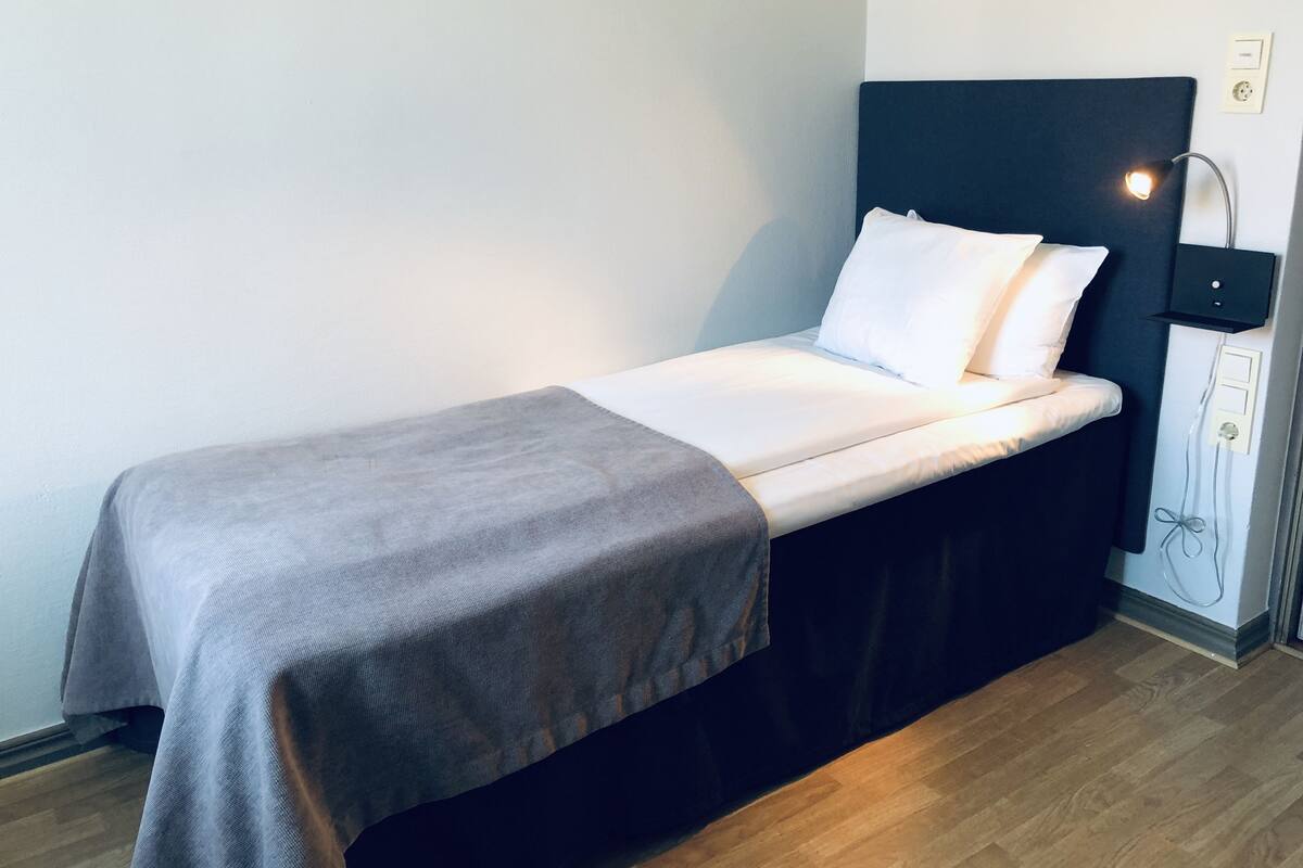 单人房 | 熨斗/熨板、免费 WiFi、床单